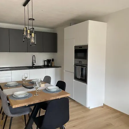 Rosa'S Boutique Apartment & Parking Merano Exterior photo
