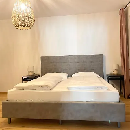 Rosa'S Boutique Apartment & Parking Merano Exterior photo