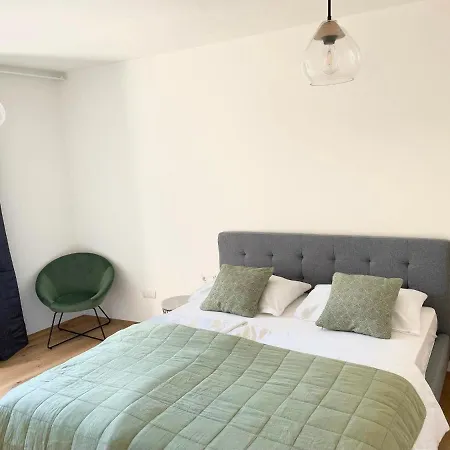 Rosa'S Boutique Apartment & Parking Merano Exterior photo