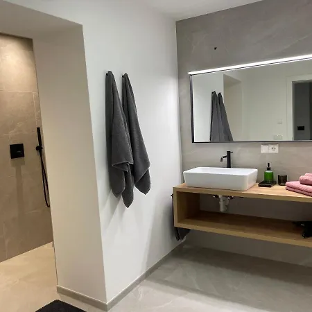 Rosa'S Boutique Apartment & Parking Merano Exterior photo