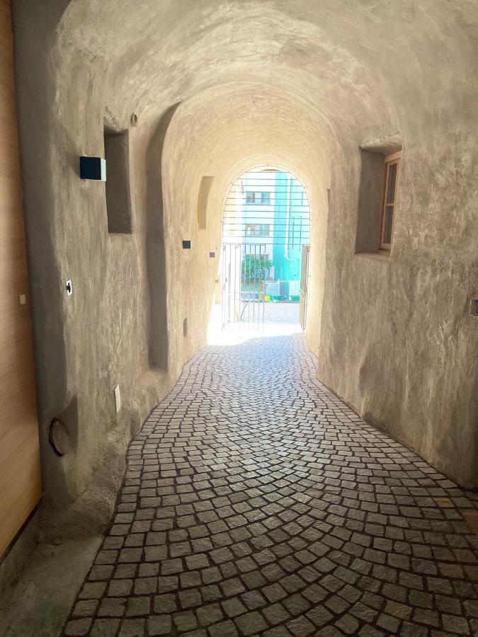 Rosa's Boutique & Parking Apartment